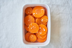 蒸しにんじんの塩麹和え