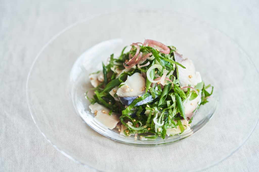 しめ鯖の薬味サラダのレシピ・作り方